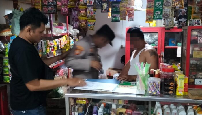 Toko Kelontong yang Disinyalir Jual Minuman Keras, Jadi Sasaran Razia yang Digelar Polsek Karangdadap