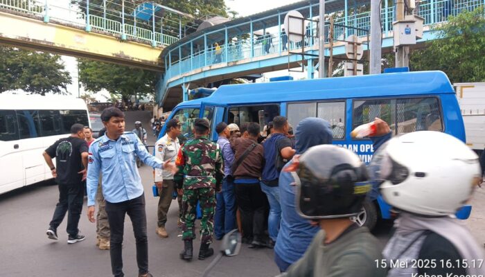 Petugas Gabungan Amankan 1.366 Butir Obat Keras dari Lima Pengedar 