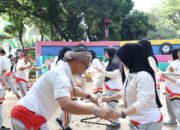 Lomba Seru Pegawai: Estafet *Gantungan Baju, Estafet Sarung, Dance, dan Sambung Lagu Meriahkan Hari Jumat