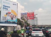 Trobos Aturan, Reklame di Jakarta Barat: Membahayakan Keselamatan Pejalan Kaki dan Pengendara Yang Melintas