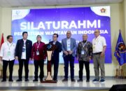 Selendang Sutera Bugis Jadi Simbol Rekonsiliasi Usai Kongres Persatuan PWI di Cikarang
