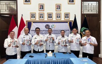 Kakanwil Ditjenpas Banten, Ali Syeh Luncurkan Buku “Bercerminlah” Menggugah untuk Hidup Lebih Baik