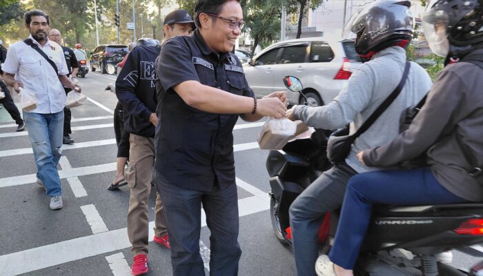 Semangat Berbagi, Pokja PWI Wali Kota Jakbar Gelar Baksos dan Buka Puasa Bersama