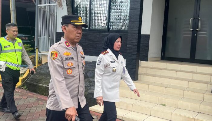 Sambang Hari Raya, Polsek Banten Kunjungi Lapas Perempuan Kelas IIA Tangerang