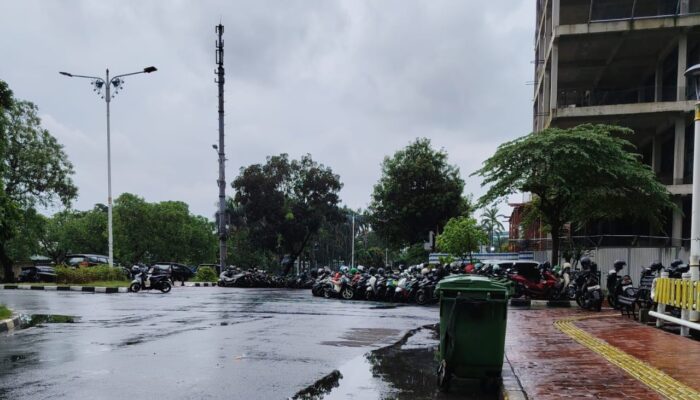Dekat Kantor Wali Kota, Parkir Liar di CNI Kembangan Diduga Berlangsung Bertahun-tahun