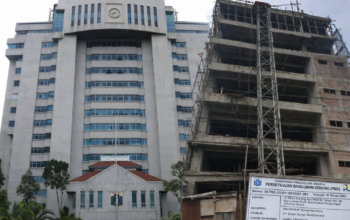 Diduga Abaikan Segel, Proyek Gedung 6 Lantai di Jakarta Utara Terus Berlanjut: Ketegasan Pemkot Dipertanyakan!