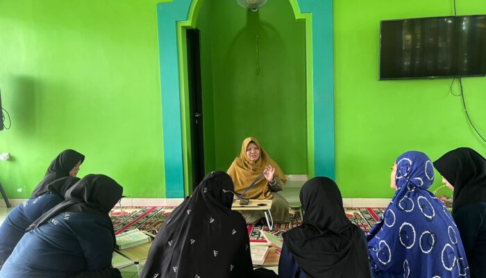 Komitmen pembinaan kepribadian, Kepala Lapas Perempuan Kelas IIA Tangerang pantau kegiatan mengaji Warga Binaan